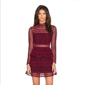 Tiered Guipure Lace Mini Dress - Maroon